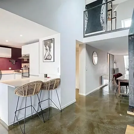 Duplex Hyper Centre - 100% équipé Appartement *